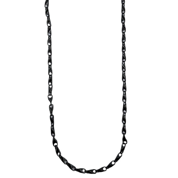 La Maison du Bleuet black twisted link chain necklace made of durable 316L stainless steel with a 4mm width.