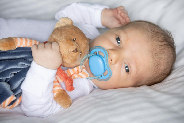 Mavi – Doudou avec boîte cadeau de Bukowski Bears