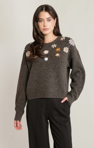 EMBROIDERED FLOWER SWEATER