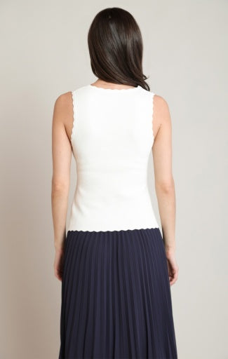 SCALLOPED KNIT TOP