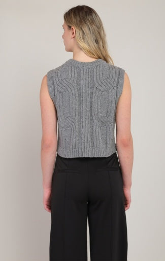 CABLE SWEATER VEST