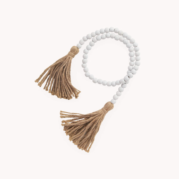 Décoration à perles de bois et doubles glands – Blanc et jute – Pokoloko