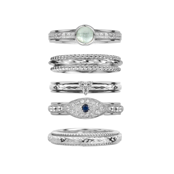 Bague de méditation Rosebud – MeditationRings – présentée avec d’autres modèles de bagues