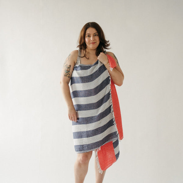 Serviette Boardwalk – Vermillon et denim – Pokoloko