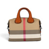 Sac à main Maison Taïga Élégance beige à motif tartan avec poignées en cuir marron et fermoir modulable