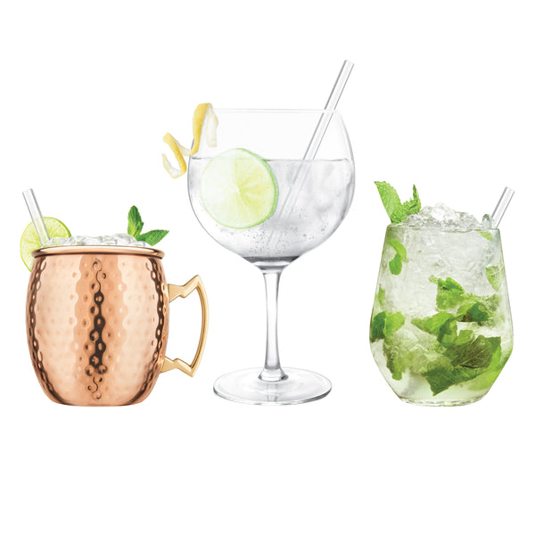 Pailles en verre Final Touch présentées dans trois cocktails différents.