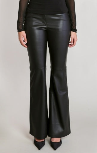 Pantalon en similicuir Dex, coloris noir, vêtement porté