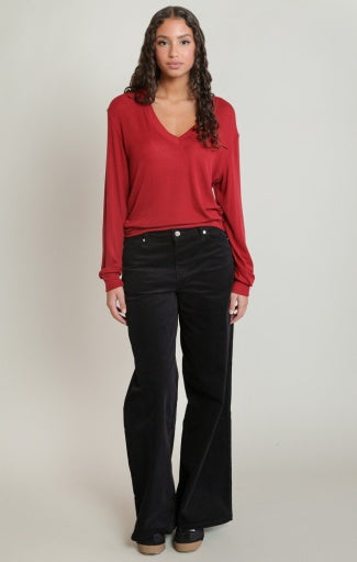 V-NECK T-SHIRT