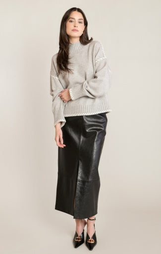 STITCH TURTLE NECK SWEATER